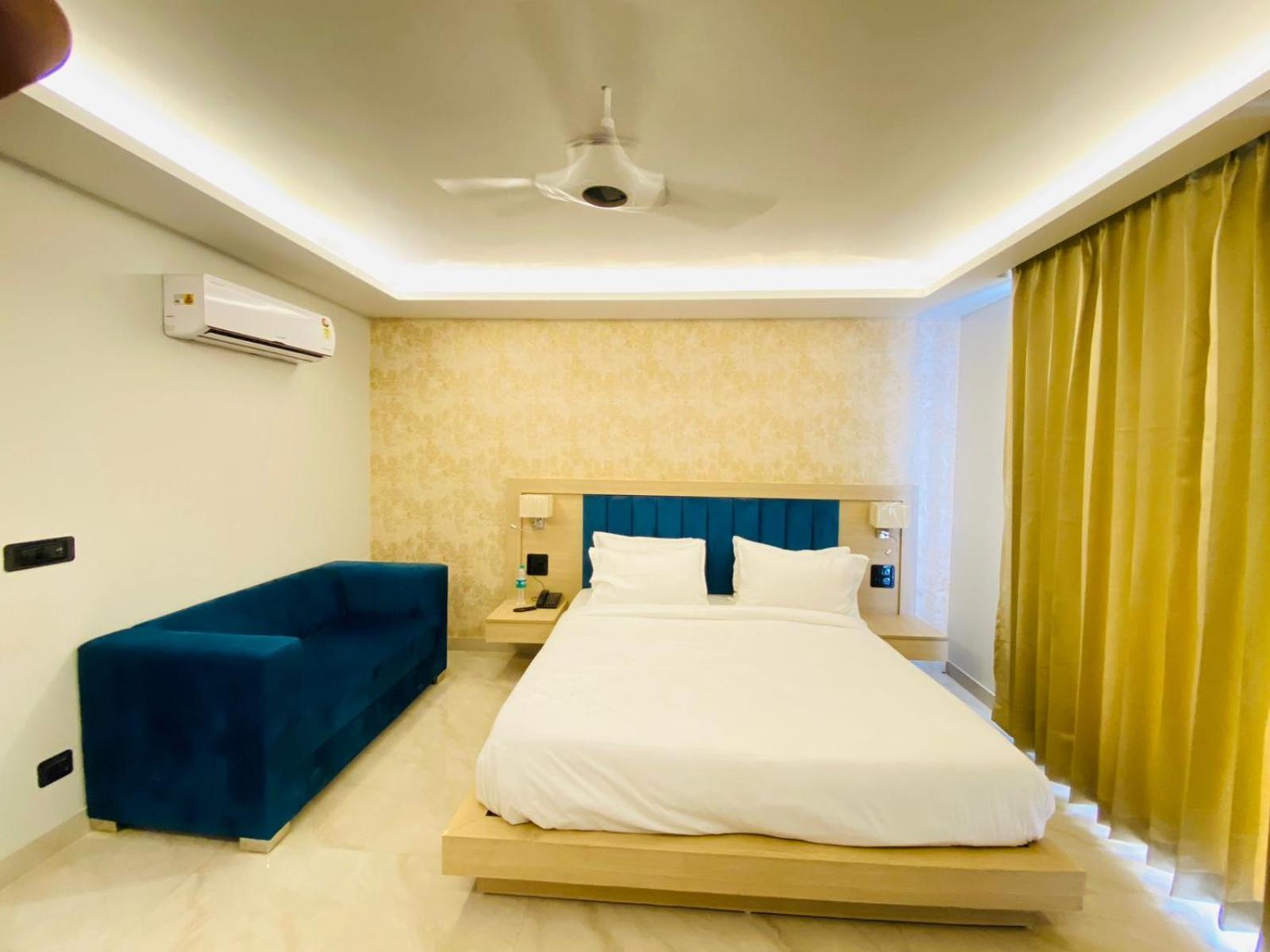 Hotel Holiday Grand Greater Noida Eksteriør billede