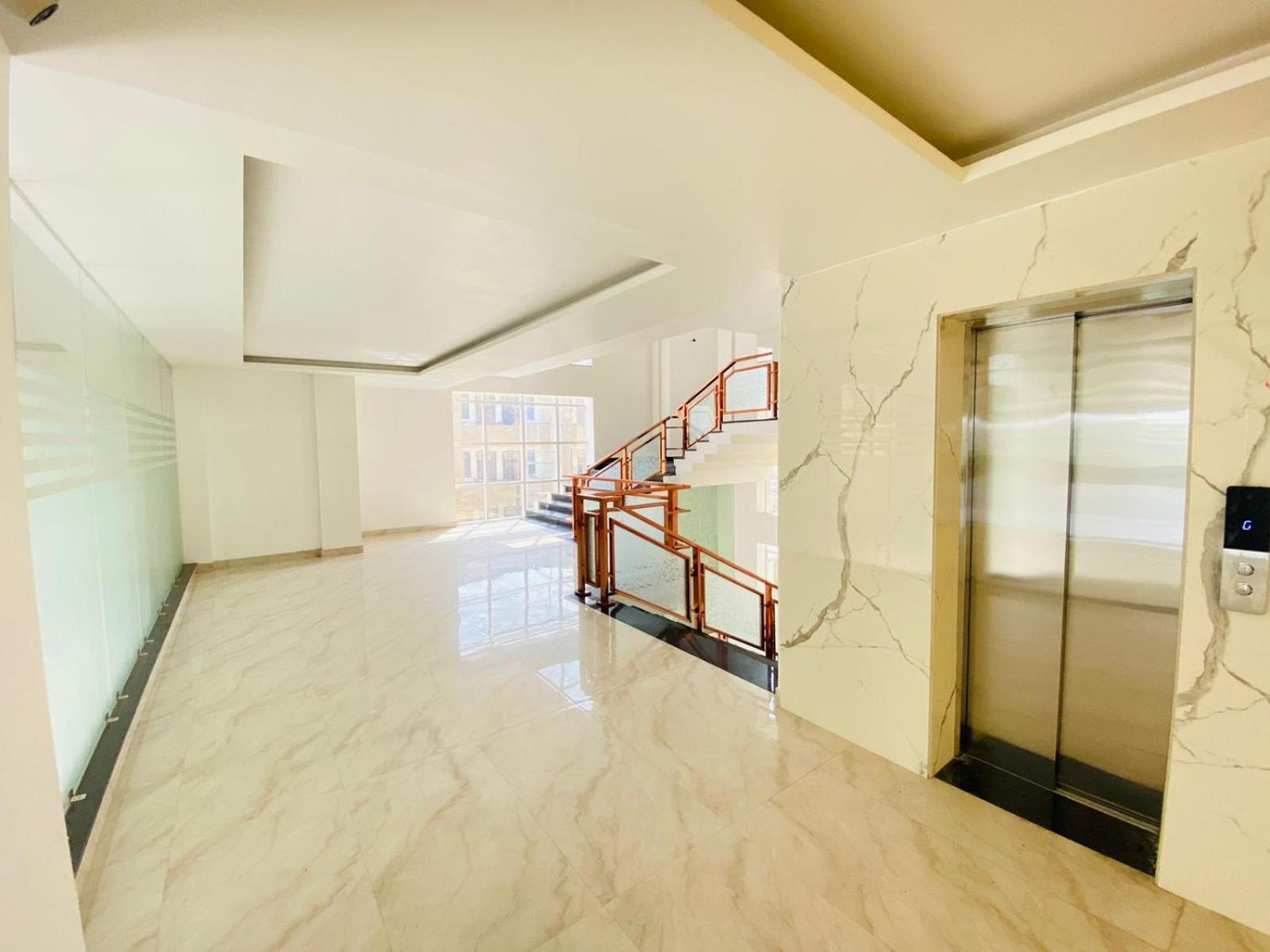 Hotel Holiday Grand Greater Noida Eksteriør billede