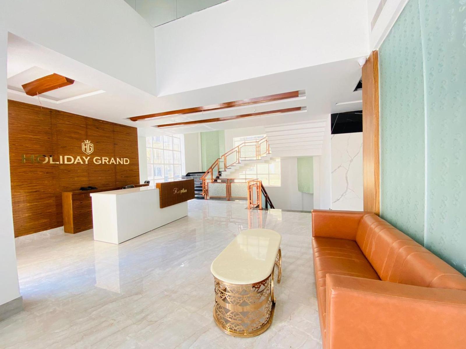Hotel Holiday Grand Greater Noida Eksteriør billede